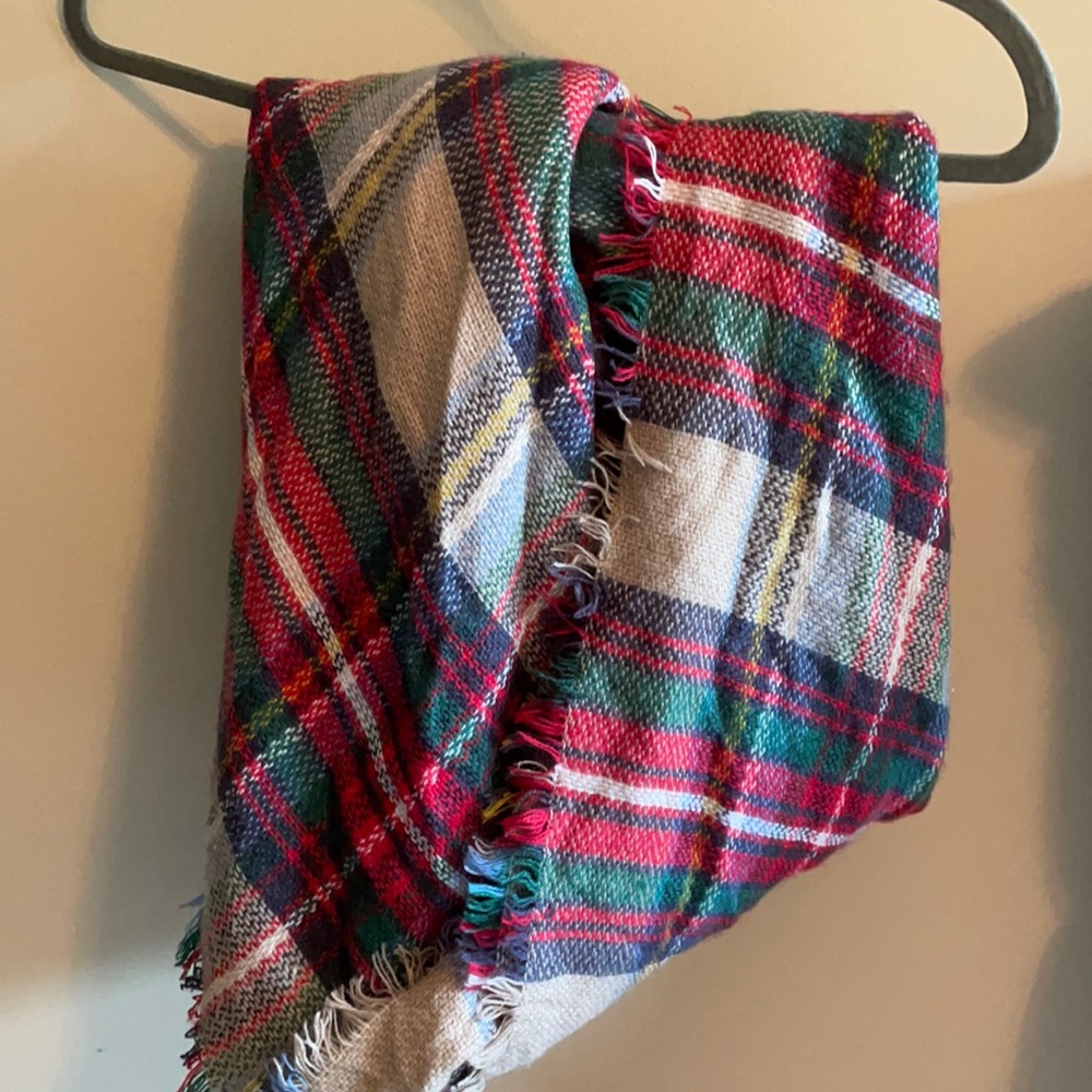 Trendy plaid blanket scarf